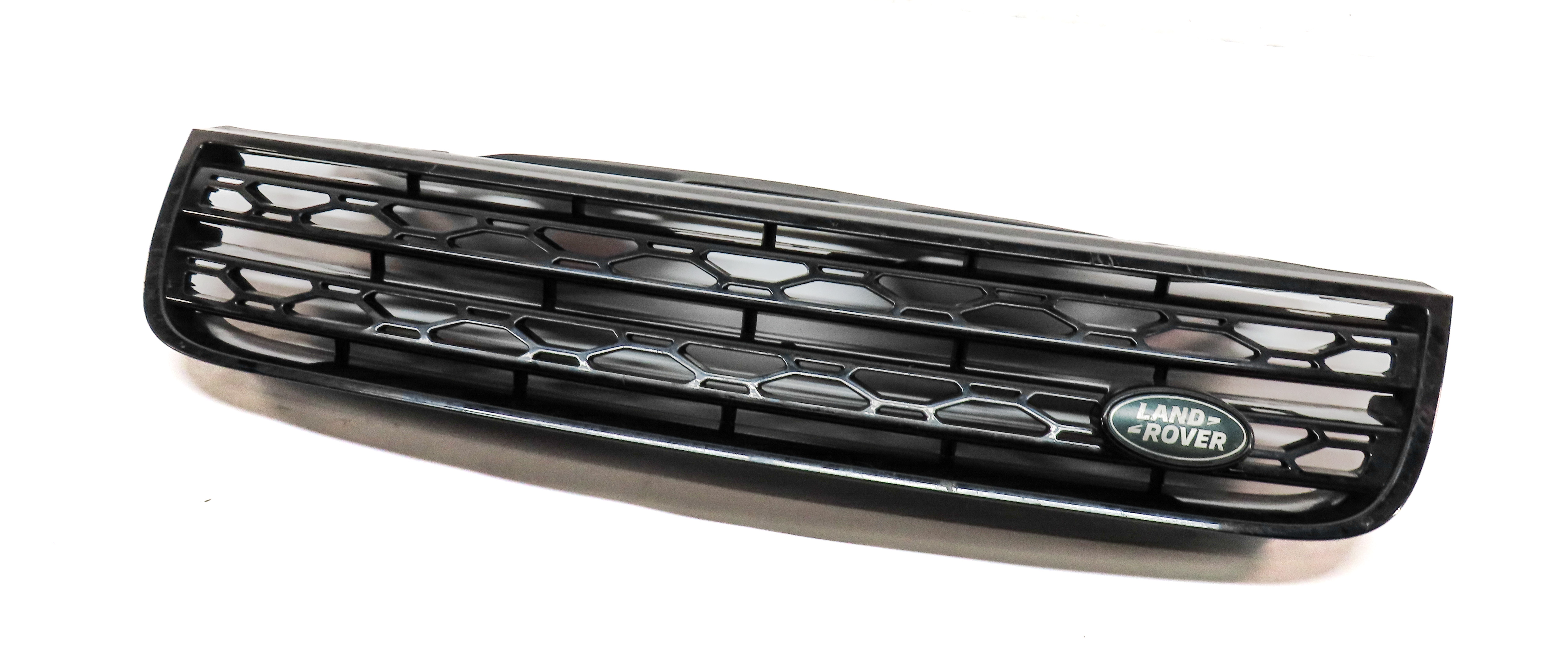 2017-2020 LAND ROVER DISCOVERY (L462) FRONT UPPER CENTER HOOD GRILLE AIR VENT — exact item pictured